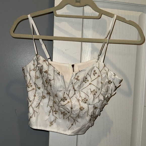 Tops - Women’s White & Gold Top (XS)
